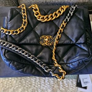 Chanel 19 lambskin flapbag